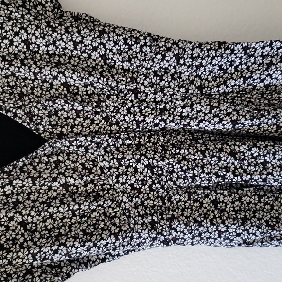 Abercrombie & Fitch short sleeve button up dress black daisy with pockets - Picture 5 of 7